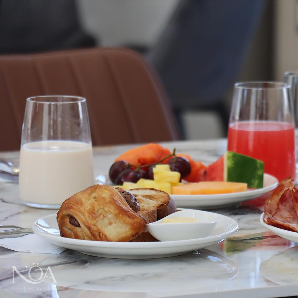 Noea Hotel Pinas Ngoại thất bức ảnh