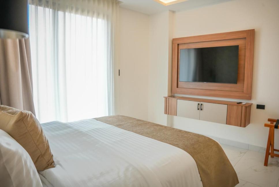 Noea Hotel Pinas Ngoại thất bức ảnh