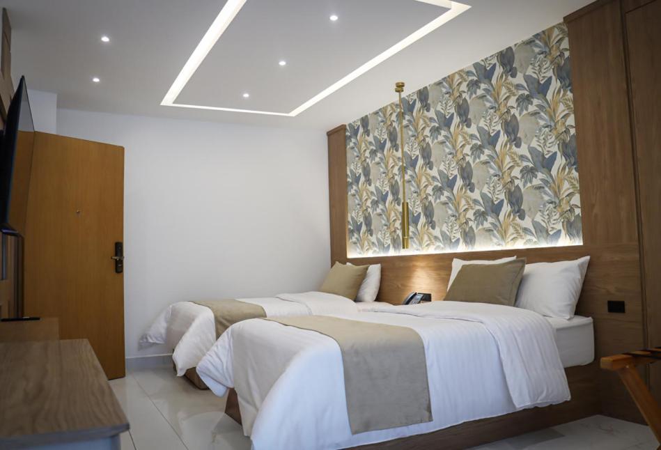 Noea Hotel Pinas Ngoại thất bức ảnh