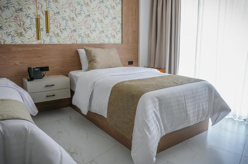 Noea Hotel Pinas Ngoại thất bức ảnh