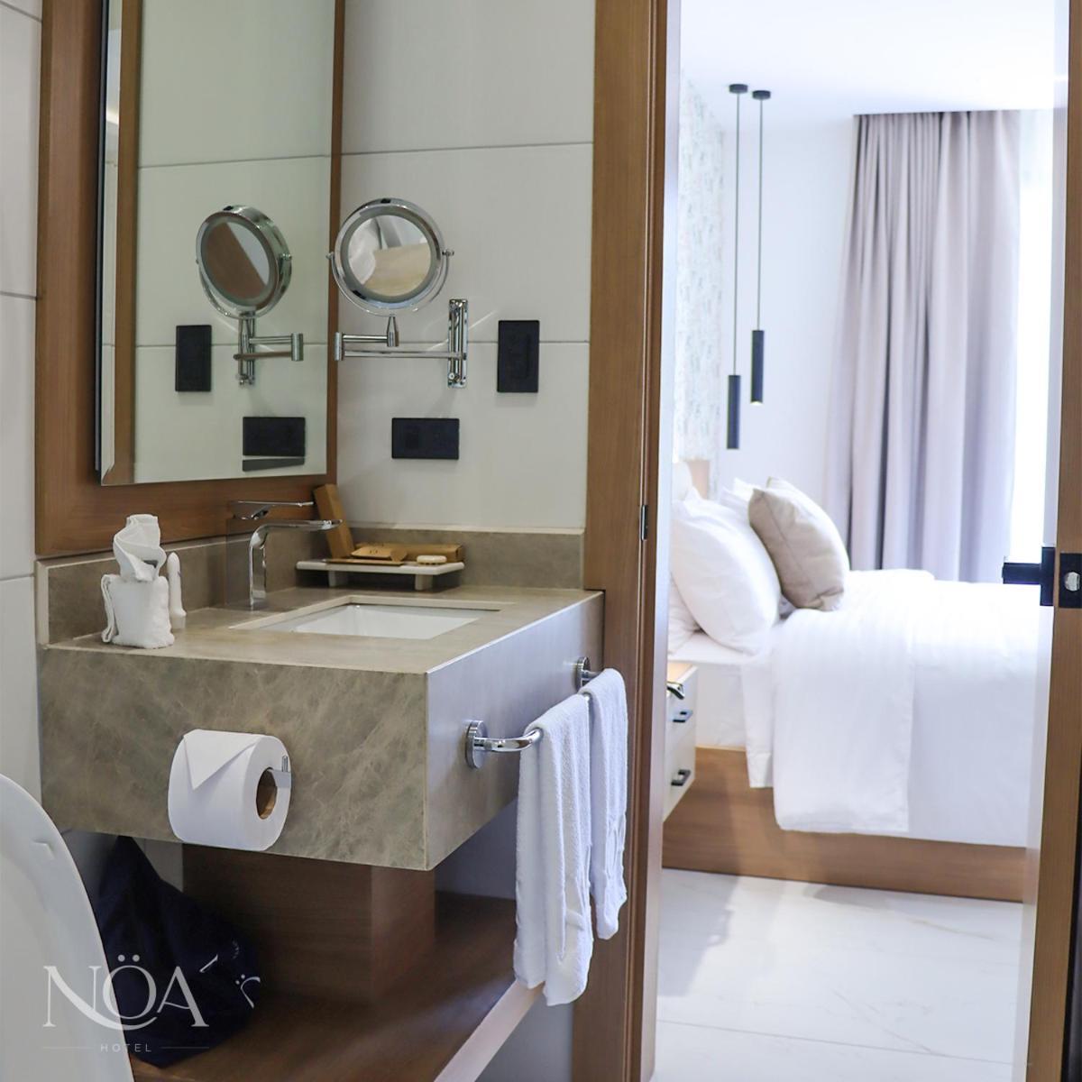 Noea Hotel Pinas Ngoại thất bức ảnh