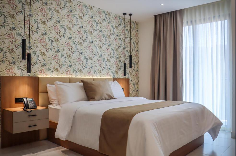 Noea Hotel Pinas Ngoại thất bức ảnh