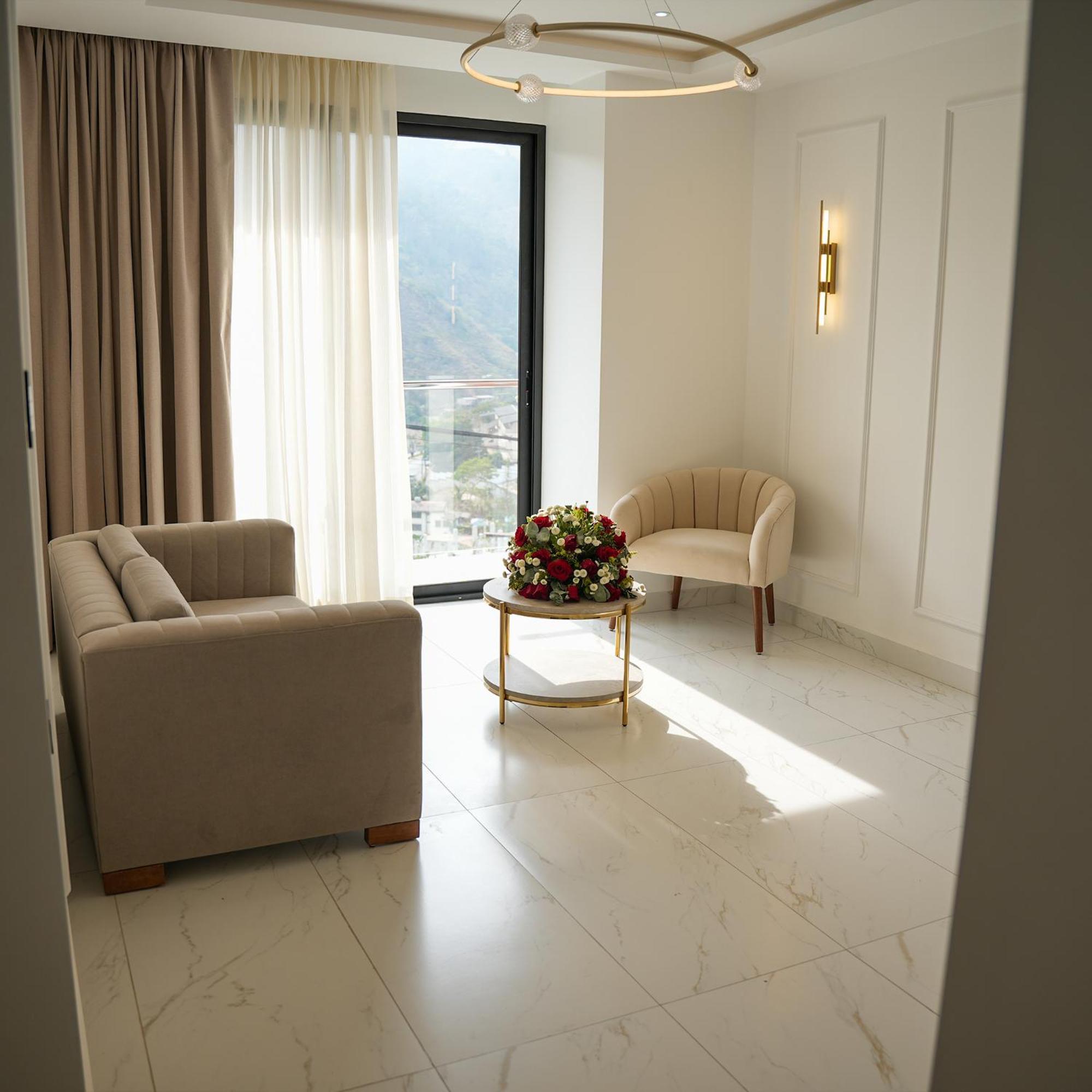 Noea Hotel Pinas Ngoại thất bức ảnh
